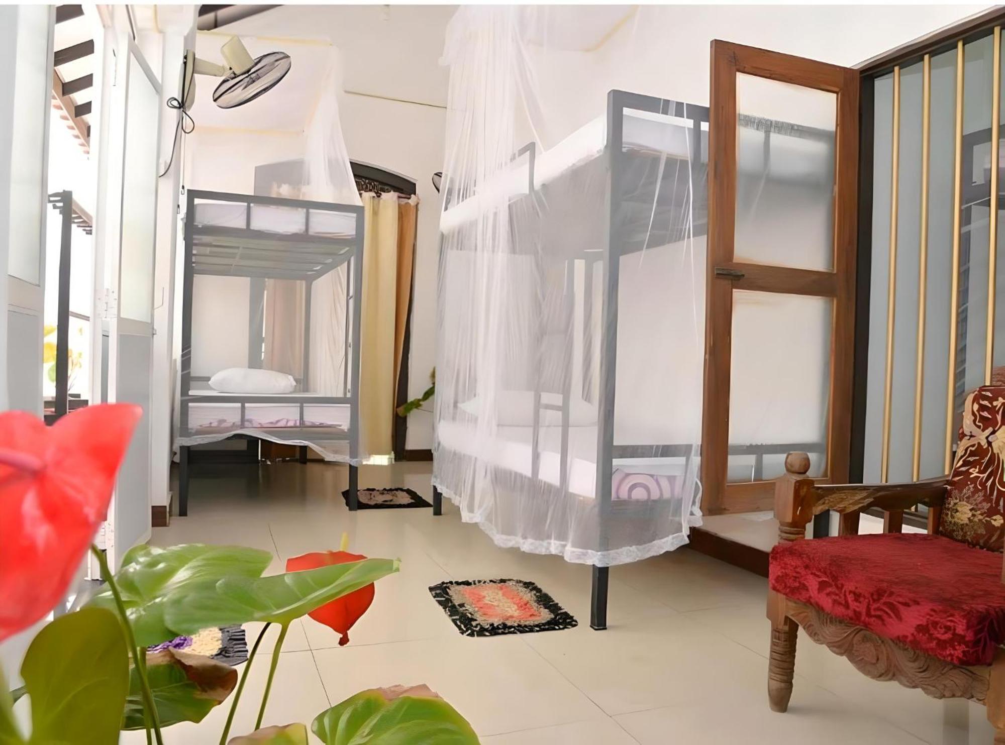 Traveller'S Hostel Hikkaduwa Extérieur photo
