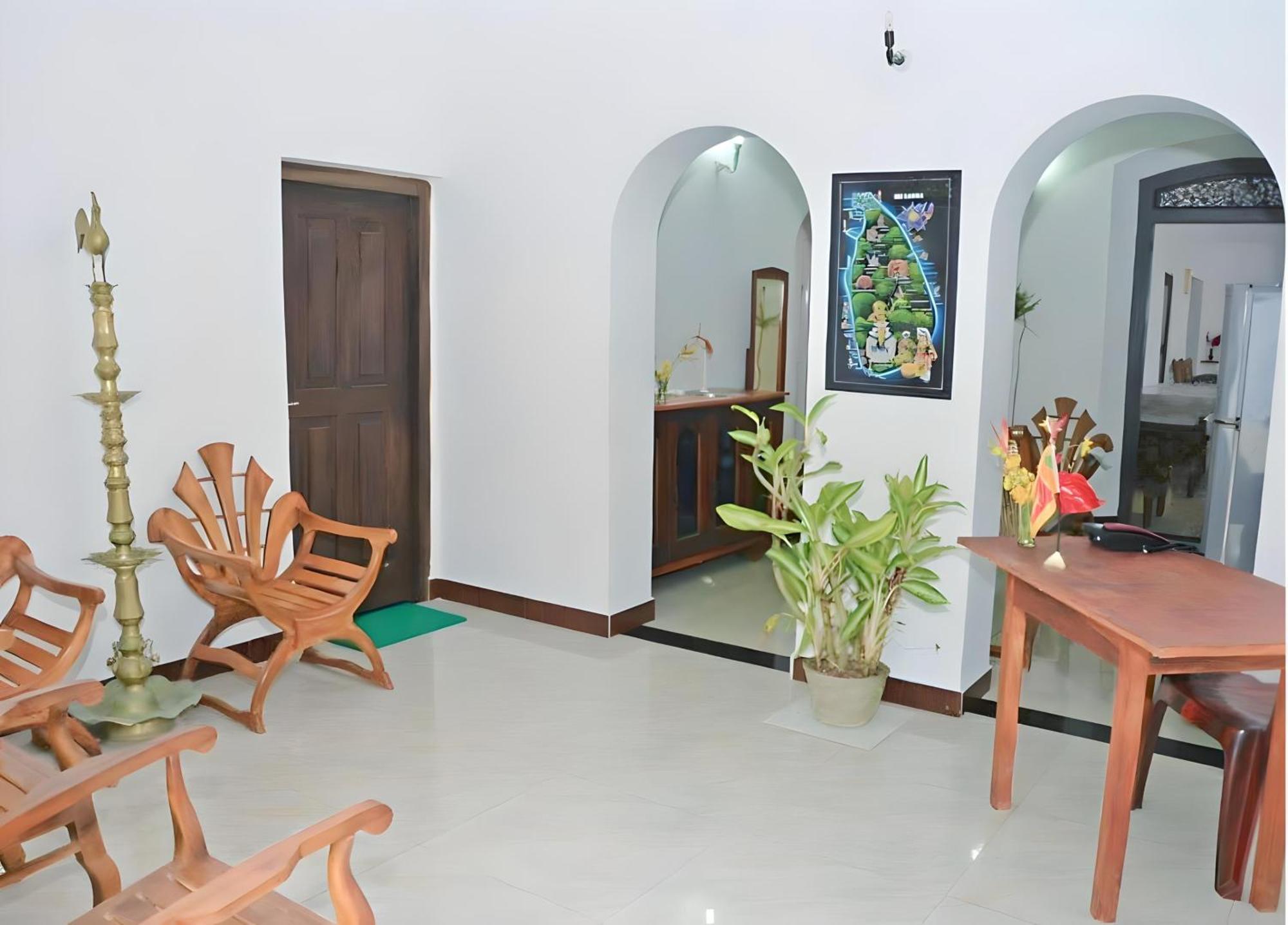 Traveller'S Hostel Hikkaduwa Extérieur photo